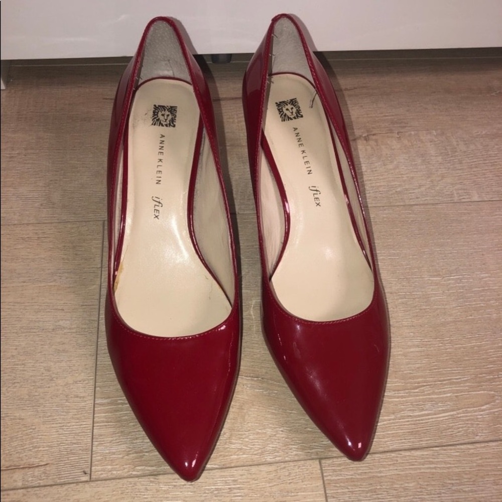 Red Anne Klein kitten heels